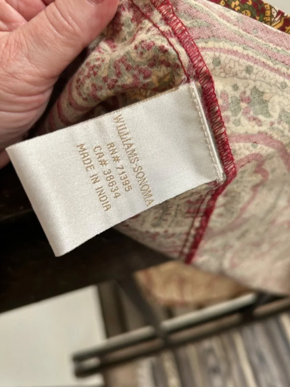 Williams Sonoma Tablecloth Round 70 in Burgundy Paisley 100% Cotton Vintage